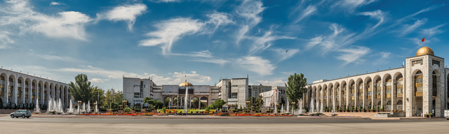 Kirgisistan: Larissa Kirsch: „Bischkek ist heute eine Mischung aus Gebäuden der Sowjet-Zeit und moderner Architektur